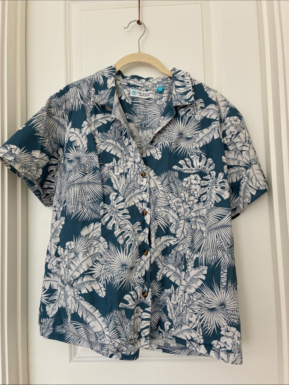 Tori Richard Teal and White Tropical Print Short-Sleeve Shirt